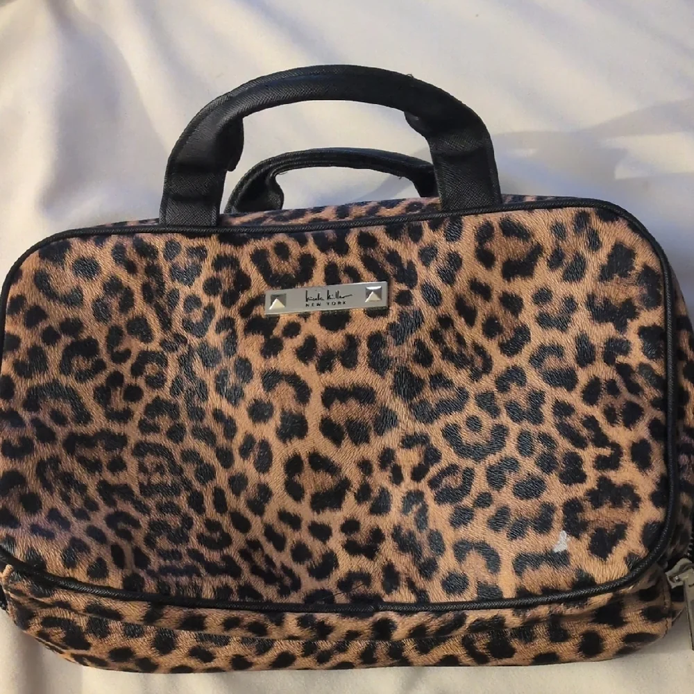 Nicole Miller New York Makeup Bag